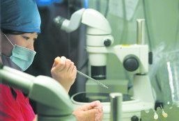 2026年无子宫可以去广东医科附属医院做三代试管吗？大概要花费多少钱？